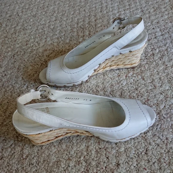 Stuart Weitzman white leather peep toe wedges size 6.5N - Picture 6 of 14